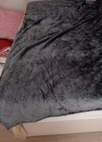 Tek kişilik battaniye 