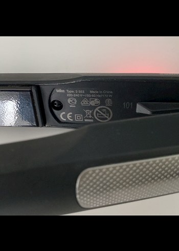 Braun Dijital Ekranlı Saç Düzleştirici - Görsel 3