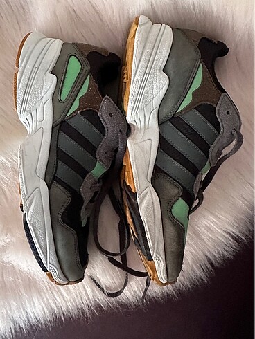 42 Beden Adidas yung erkek ayakkabı