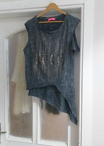 Gri Batik Desenli Kolsuz tisort