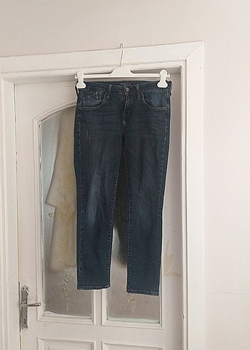 Gri Mavi Kemerli Kadın Denim Pantolon