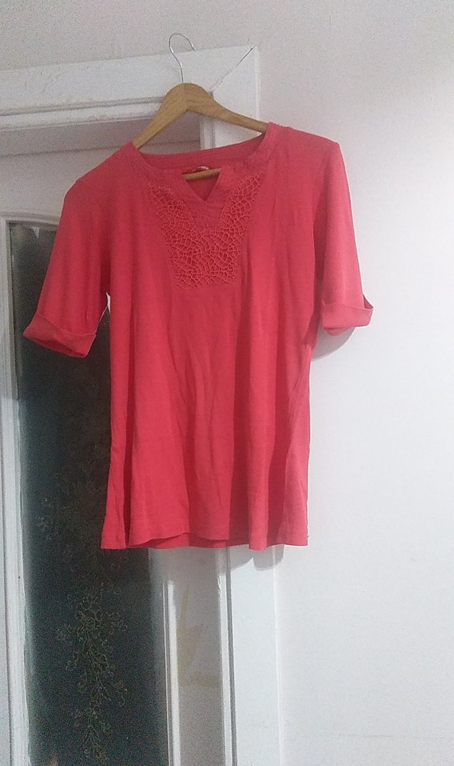 Pembe V Yaka Kısa Kollu Keten Bluz - Görsel 4