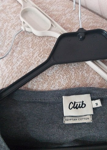 Gri V Yaka Kadın Tişört - Görsel 4