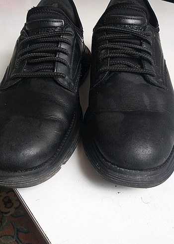 Skechers Siyah Deri Bagcikli Sik Ayakkabi