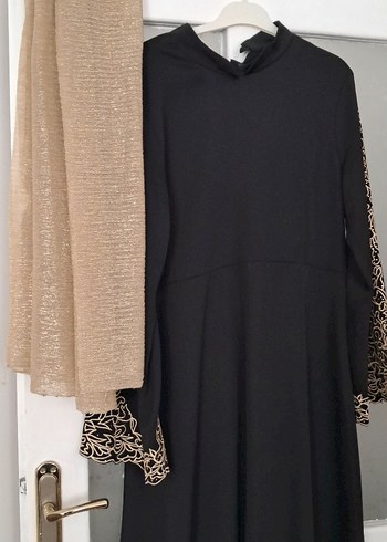 Uzun Kollu Siyah Nakışlı Gotik Elbise - Görsel 5