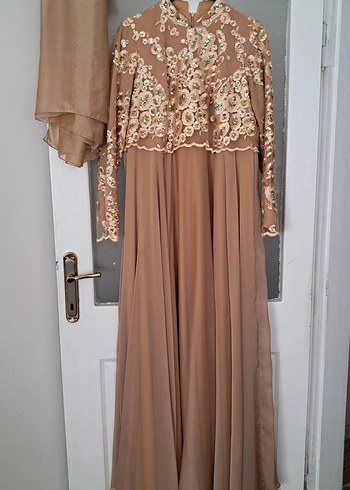 Bej Uzun Kollu İşlemeli Uzun Abiye - Görsel 4