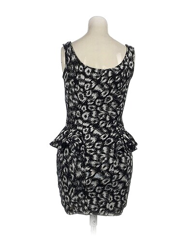 s Beden PreLoved Kısa Elbise %70 İndirimli.