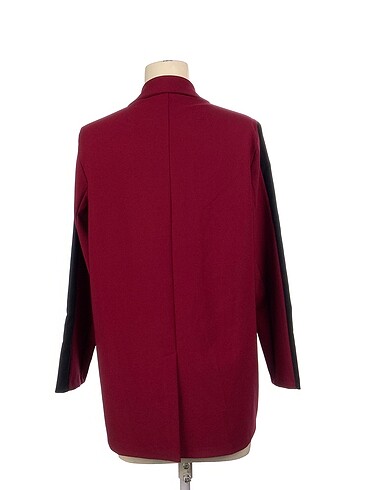 38 Beden Fabrika Blazer %70 İndirimli.