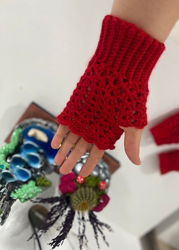Kırmızı Örgü Parmaksız Kadın Eldiveni - Görsel 5
