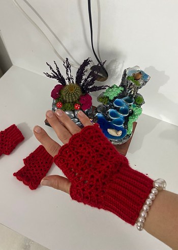 Kırmızı Örgü Parmaksız Kadın Eldiveni - Görsel 6