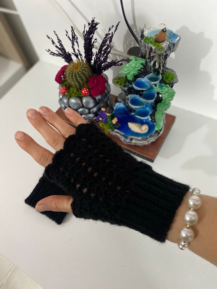 Siyah Örgü Kadın Eldiven - Görsel 3