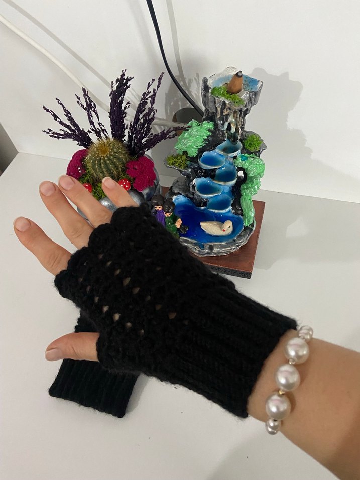 Siyah Örgü Kadın Eldiven - Görsel 4