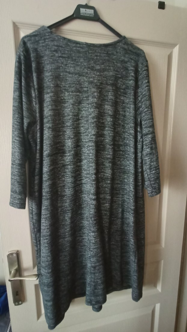 Gri V Yaka Salaş elbise - Görsel 4