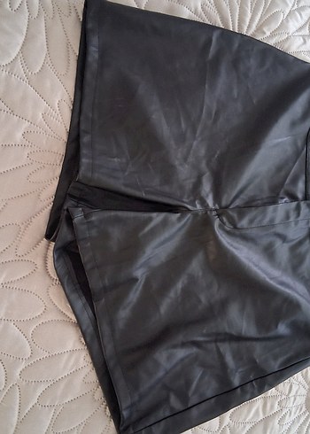 Deri Mini Siyah Kadın Şort - Görsel 3