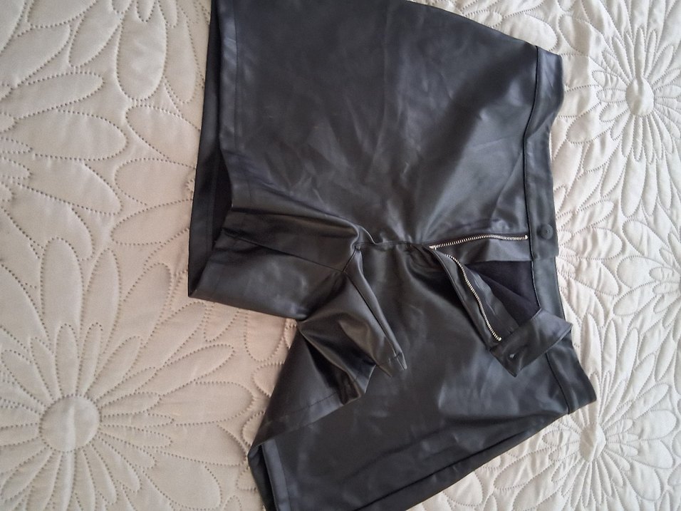 Deri Mini Siyah Kadın Şort - Görsel 2