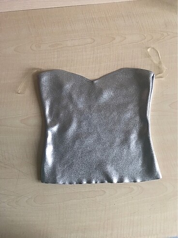 Gümüş görünümlü croptop