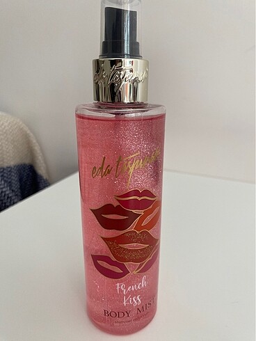 Eda Taşpınar french kiss body mist