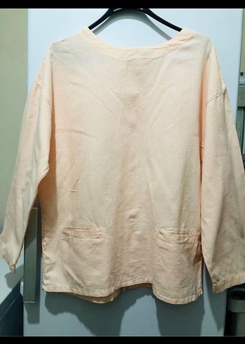 Arkası düğme detaylı bluz - Görsel 2