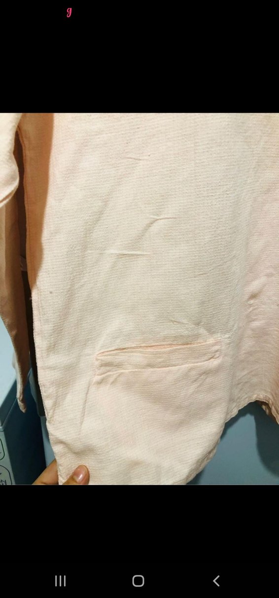 Arkası düğme detaylı bluz - Görsel 4