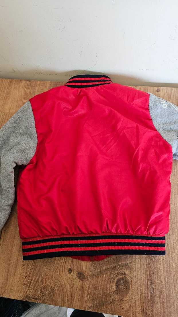 Gri ve Kırmızı Erkek Bebek montu - Görsel 3