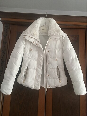 Beyaz mont