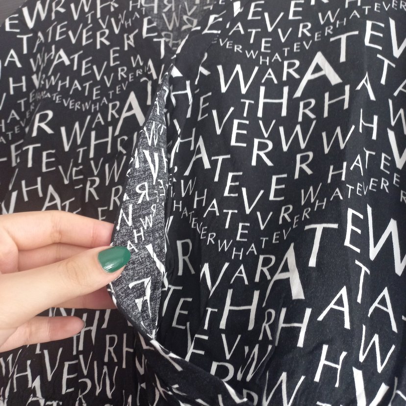 V Yaka Baskılı Bluz Koton - Görsel 2