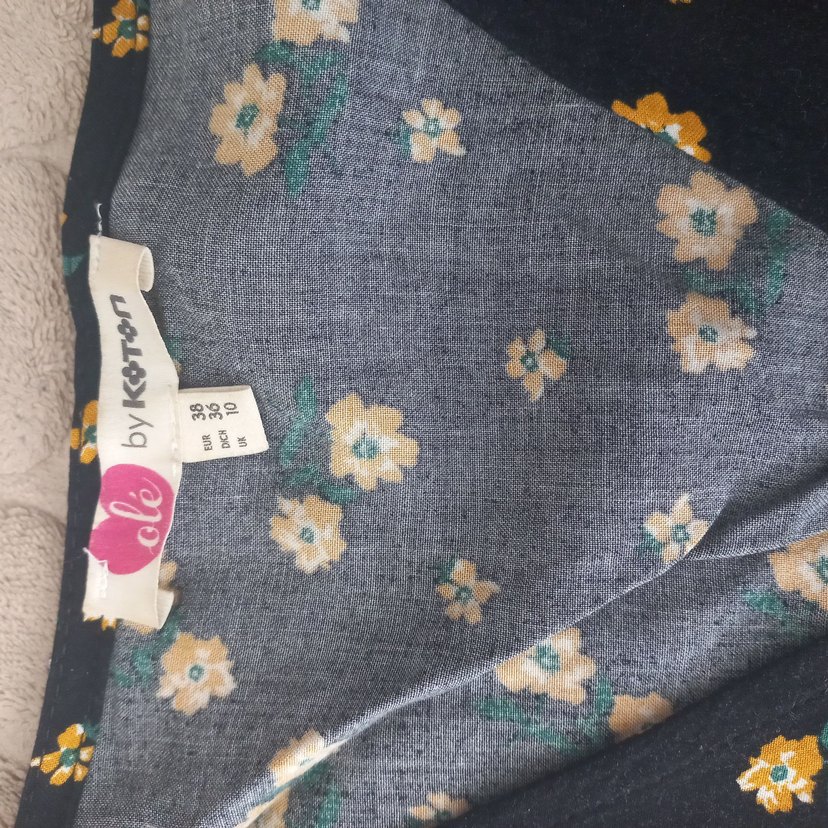 Çiçek Desenli V Yakalı Kadın Bluz - Görsel 4