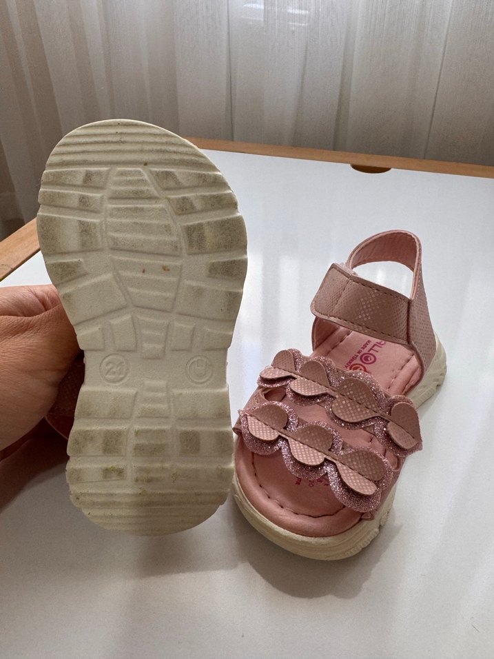 Kız Çocuk Pembe Fırfırlı Sandalet - Görsel 3
