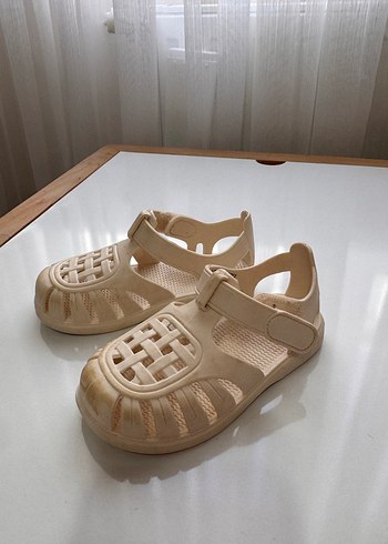 Kız Çocuk Beyaz Tokalı Sandalet - Görsel 2