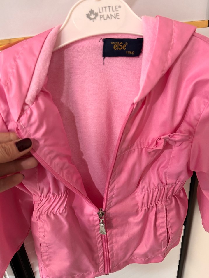 Kız Çocuk Parlak Pembe Fermuarlı Yağmurluk - Görsel 3