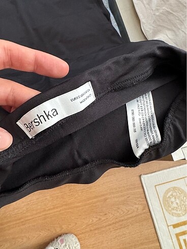 BERSHKA uzun yırtmaçlı etek