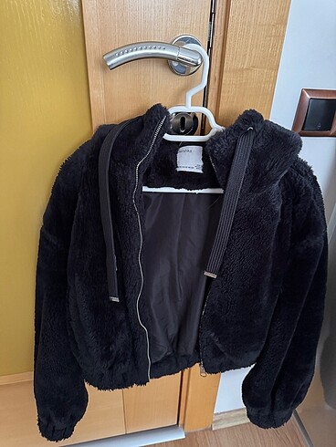 BERSHKA crop kürk