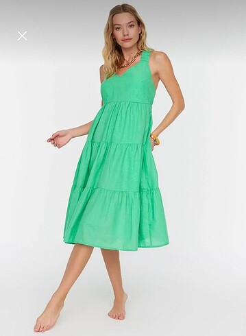Yeşil sırt detaylı keten görünümlü elbise