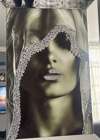 Zara Home Gri Kadın Portresi Ayna Çerçeveli Tablo