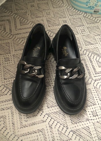 Zincir Detaylı Siyah Deri Platform Topuklu Loafer - Görsel 4