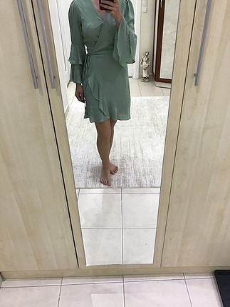 Trendyol & Milla Trendyol marka fırfırlı elbise