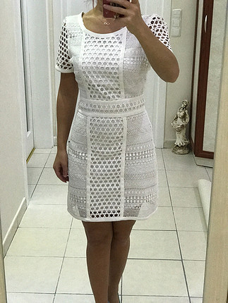 s Beden Beyaz desenli şık elbise