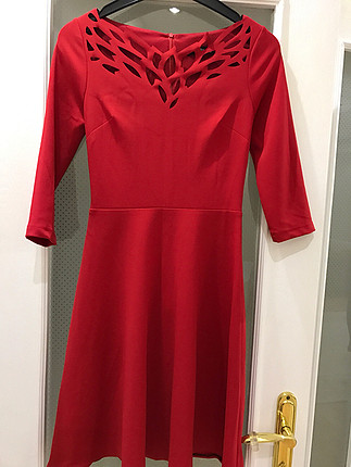 Trendyol & Milla Kırmızı yaka detaylı şık elbise