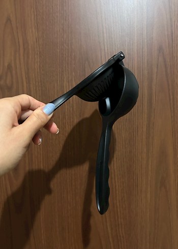 Siyah Metal Limon Sıkacağı - Görsel 2