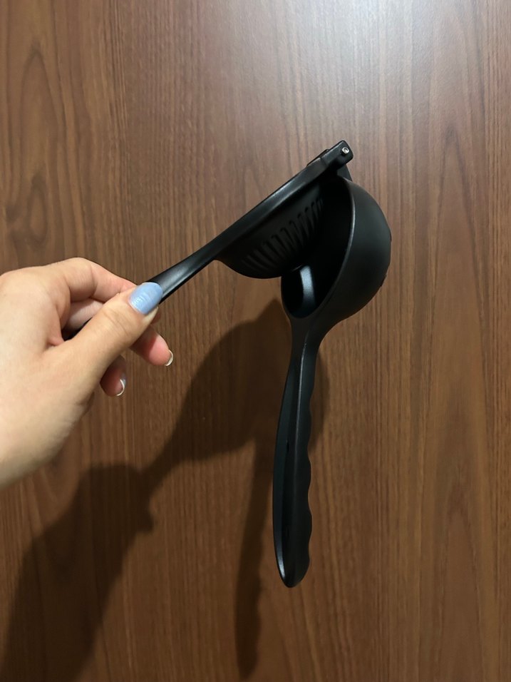 Siyah Metal Limon Sıkacağı - Görsel 2