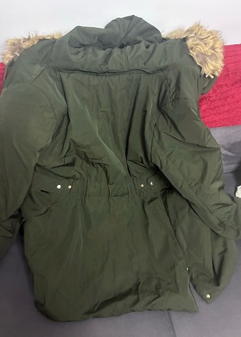 Zara Kapüşonlu, Kürklü, Haki Kadın Kışlık Mont