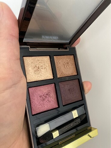  Beden TOM FORD EYE Color Quad Honeymoon 6 g
