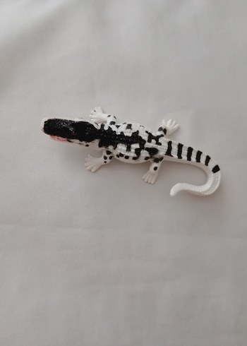 Renkli Beyaz Timsah Figürü - Görsel 2