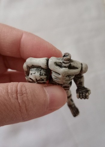 Kafatası Detaylı Gri Aksiyon Figürü - Görsel 6