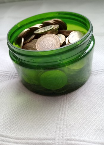 Yeşil Kavanozda Metal Paralar - Görsel 3
