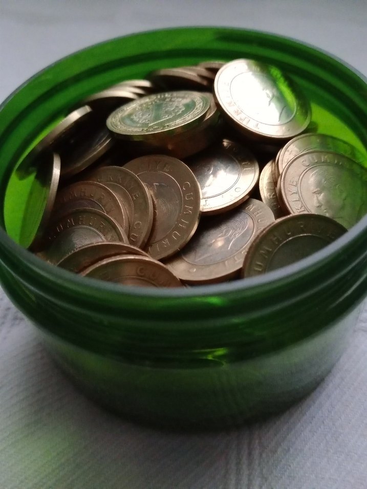 Yeşil Kavanozda Metal Paralar - Görsel 4