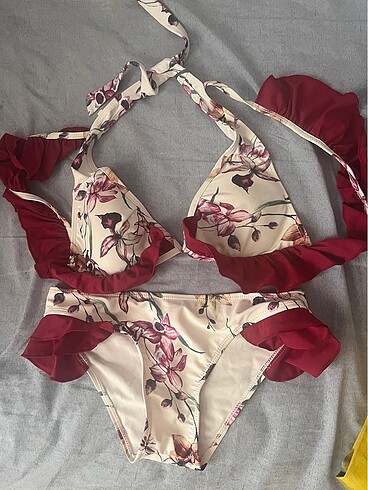 çiçekli bikini