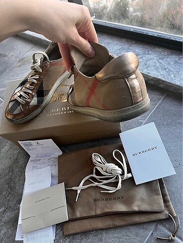 37 Beden Orjinal Burberry 37 numara sneakers