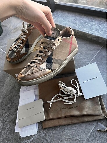 Burberry Orjinal Burberry 37 numara sneakers