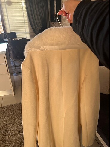 36 Beden beyaz Renk Koton kırık beyaz yaka kürk palto